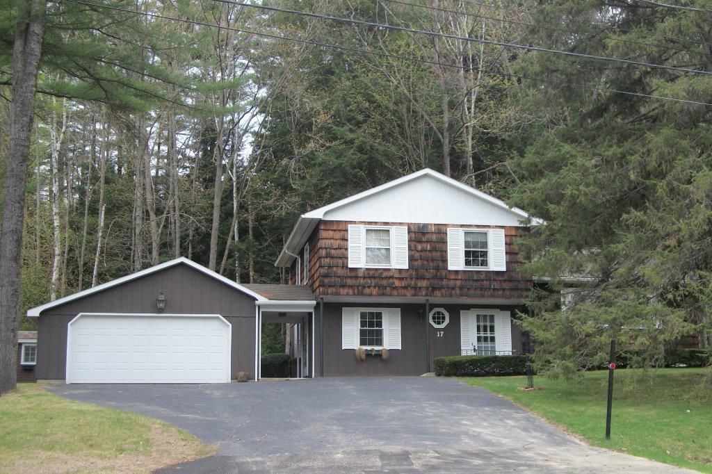 SOLD! Well Maintained Home on Outskirts of Town 17 Royal Avenue